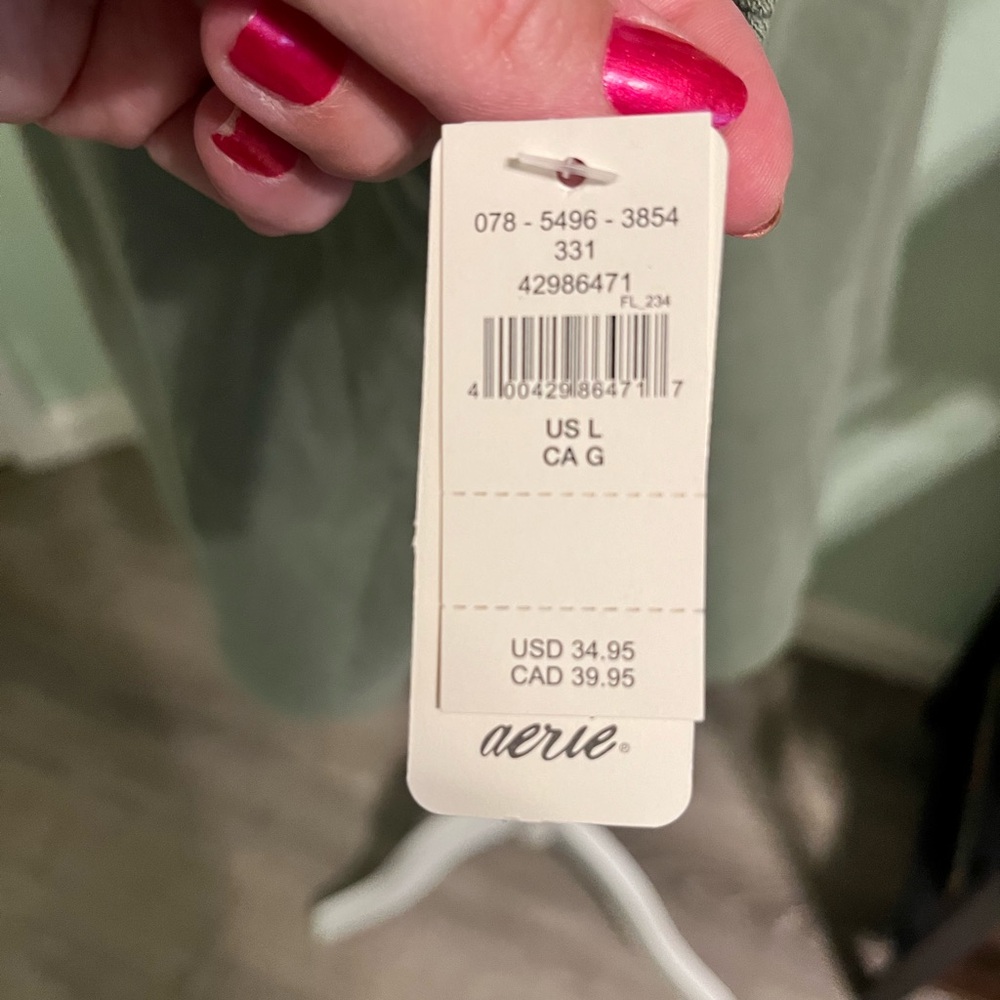 NWT Aerie Olive Short Sleeve Women's Tee - Picture 4 of 7
